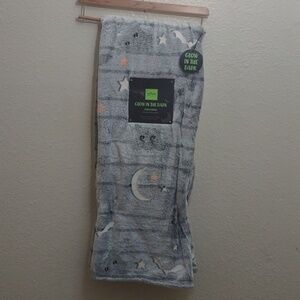 NWT Urban Domain GLOW IN THE DARK MOON, STARS, BAT GRAY PLUSH THROW 50X60IN